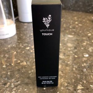 Younique touch concealer
